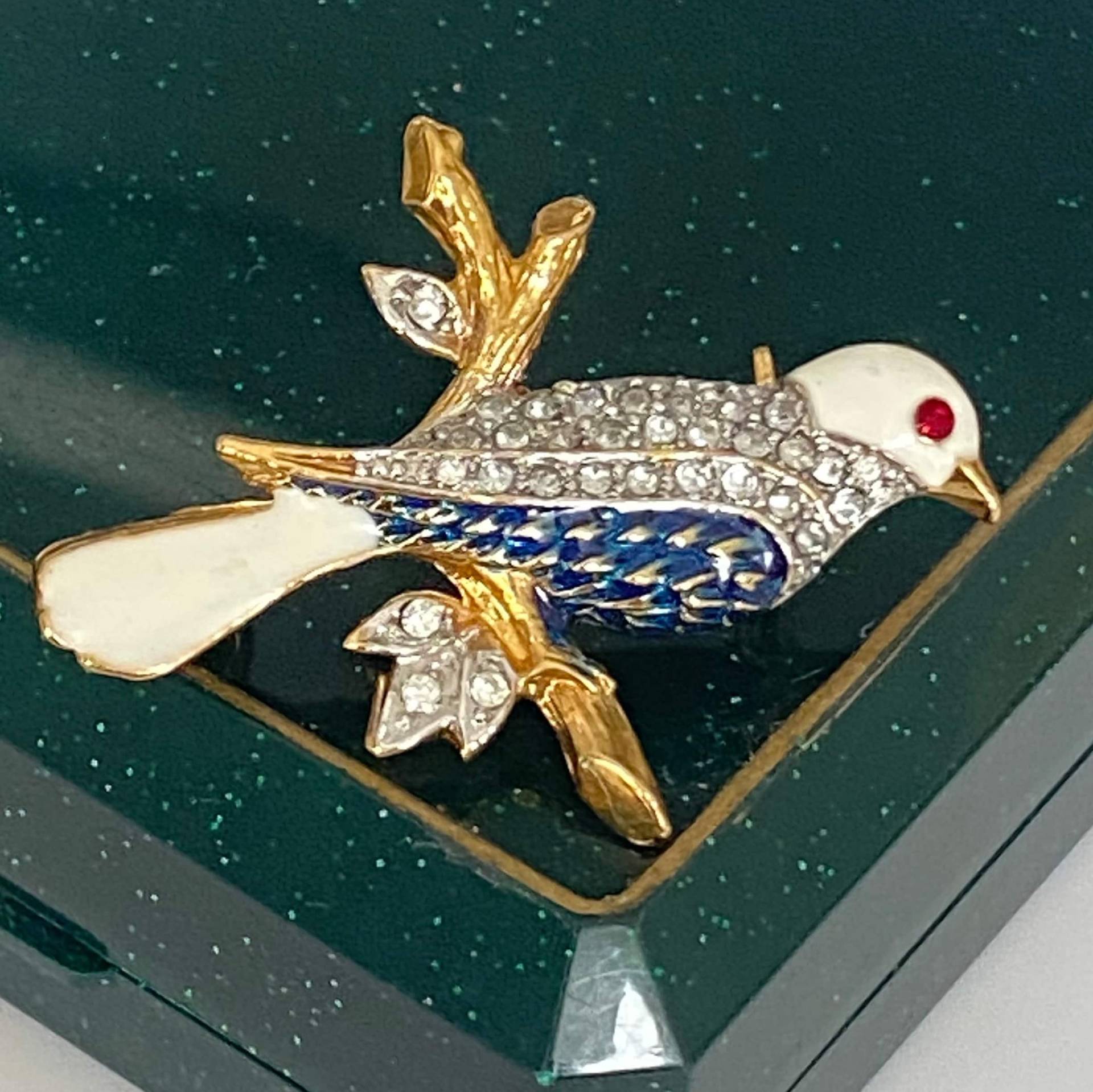 Vintage Vogel/Enten Brosche Pin Goldfarben Mit Weißer Emaille von VintageBijouStore