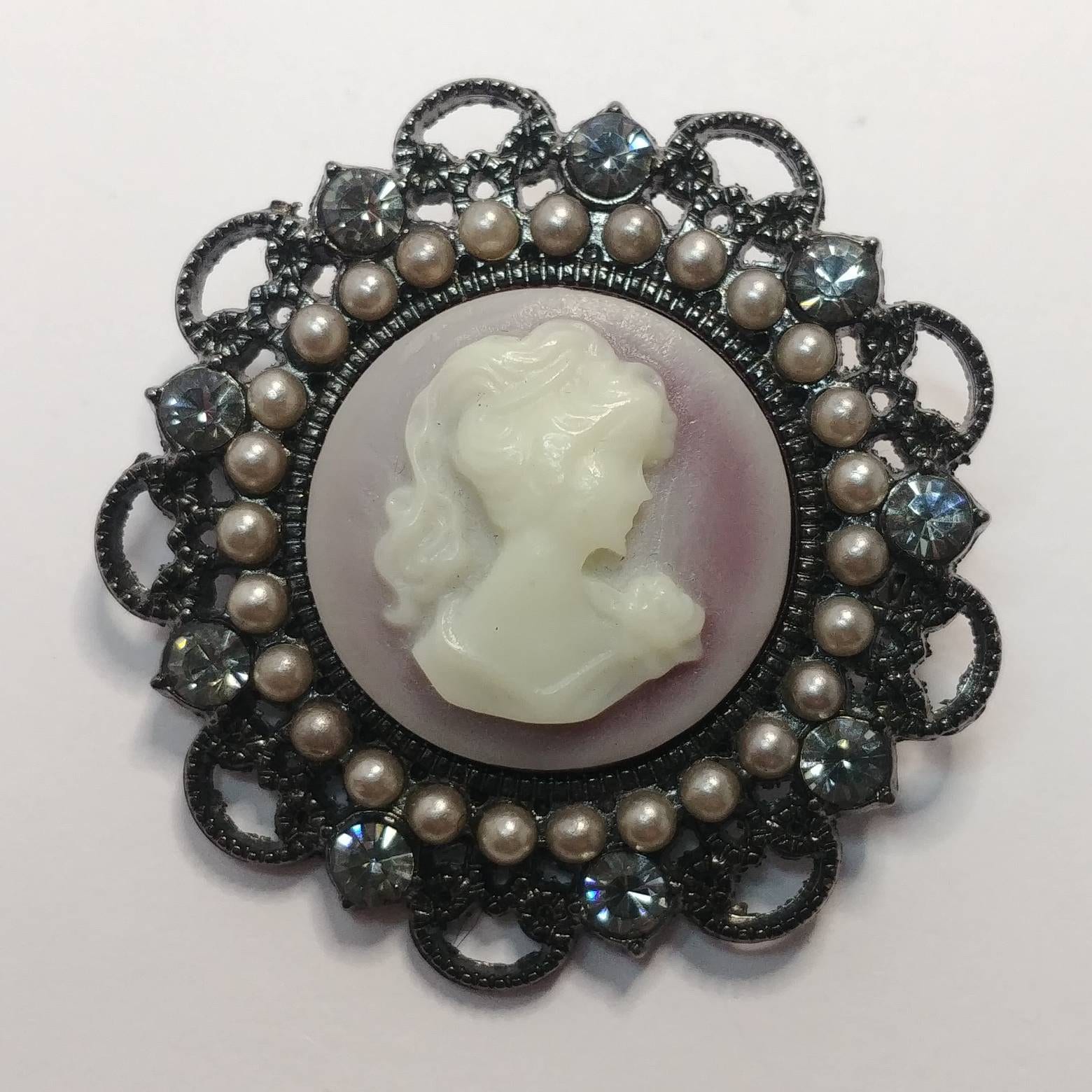 Виintажinaя Брошь Gemme Lady Potritus Сжемчуком von VintageBijouStore