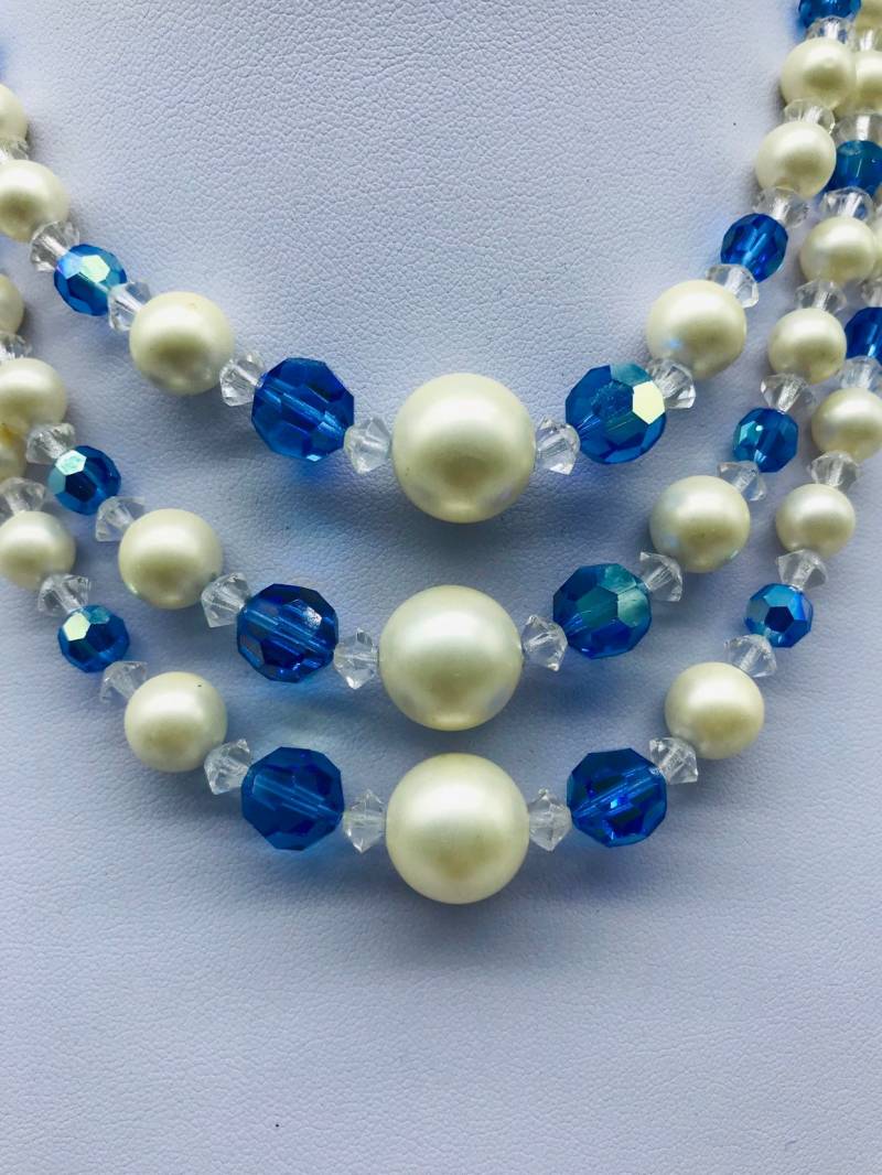 Faux Perle Und Blaue Kristall Halskette von VintageBoxJewellery