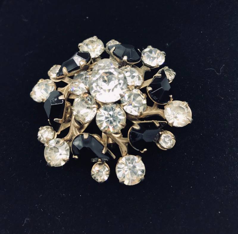 Schwarze Strass Brosche von VintageBoxJewellery