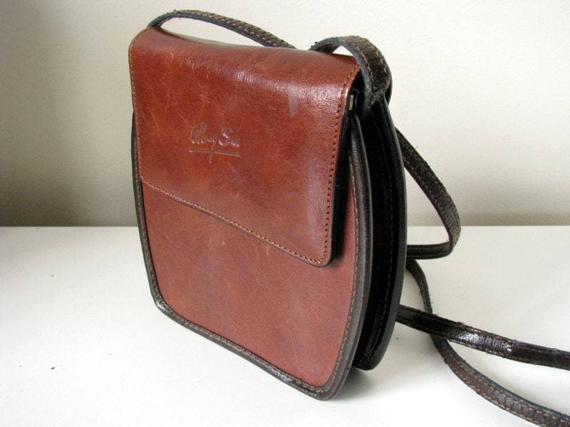 Vintage Braune Kunstleder Crossbody Geldbörse - Okay Sac Small Satchel von VintageButikGita