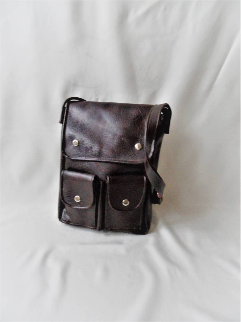 Vintage Vegan Leder Handtasche Schokobraun Kunstleder Geldbörse Schultertasche von VintageButikGita