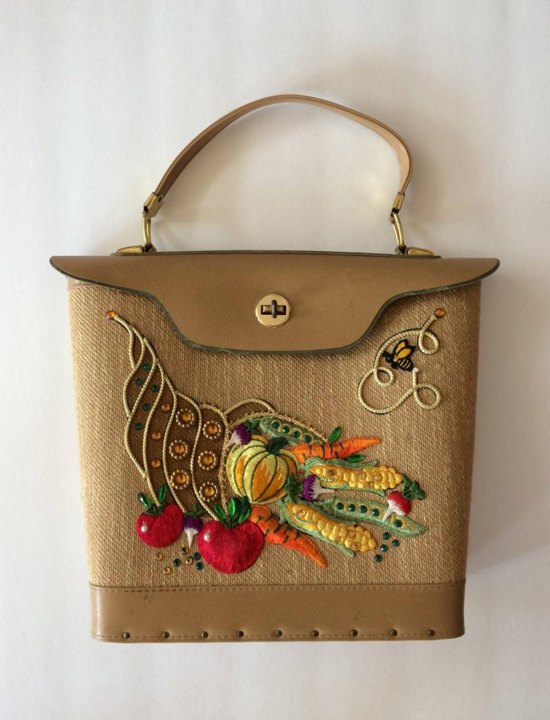 Erntedank Geldbörse Handtasche Enid Collis Look - Gemüse- Seltene 60S Mit Füllhorn, Gemüse Und Biene "Jewels" Erntedank Geldbörse Handtasche Enid Collis Look - Gemüse- Seltene 60S Mit Füllhorn, Gemüse Und Biene "Jewels" von VintageByBeth