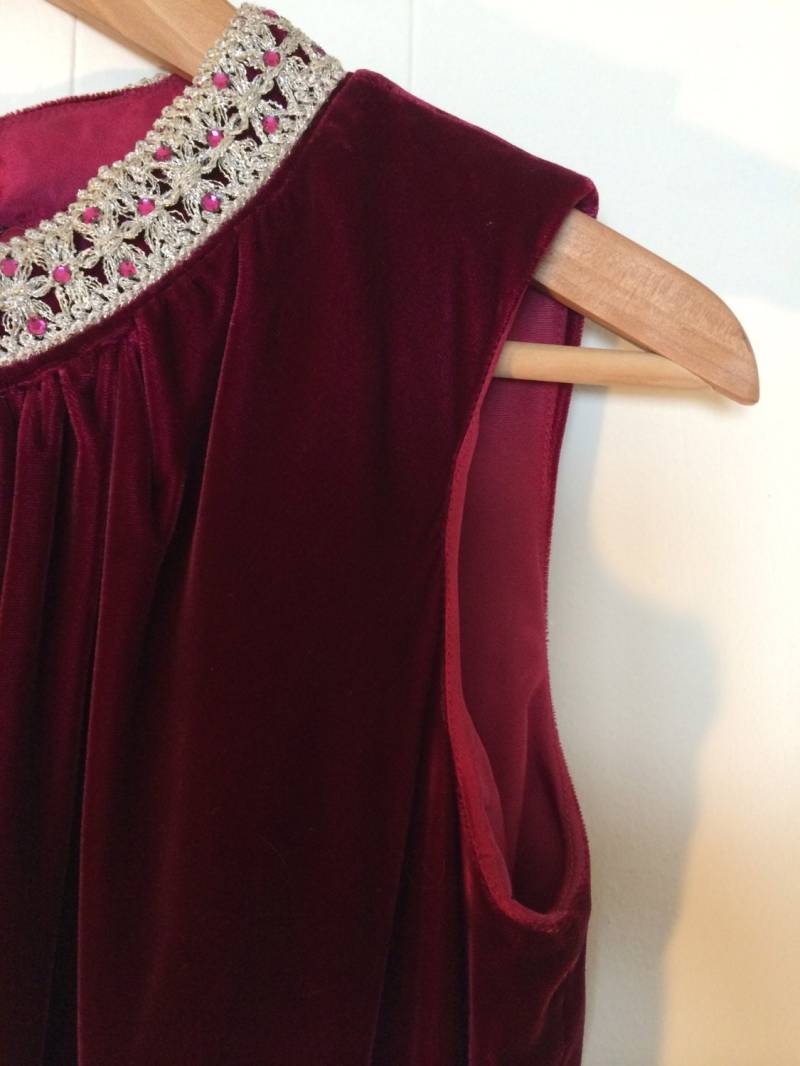 Rotes Samt Kleid - Atemberaubend Vintage Reich Feminines Schöner Ausschnitt Reizend Für Hochzeit Oder Party Wunderschön von VintageByBeth