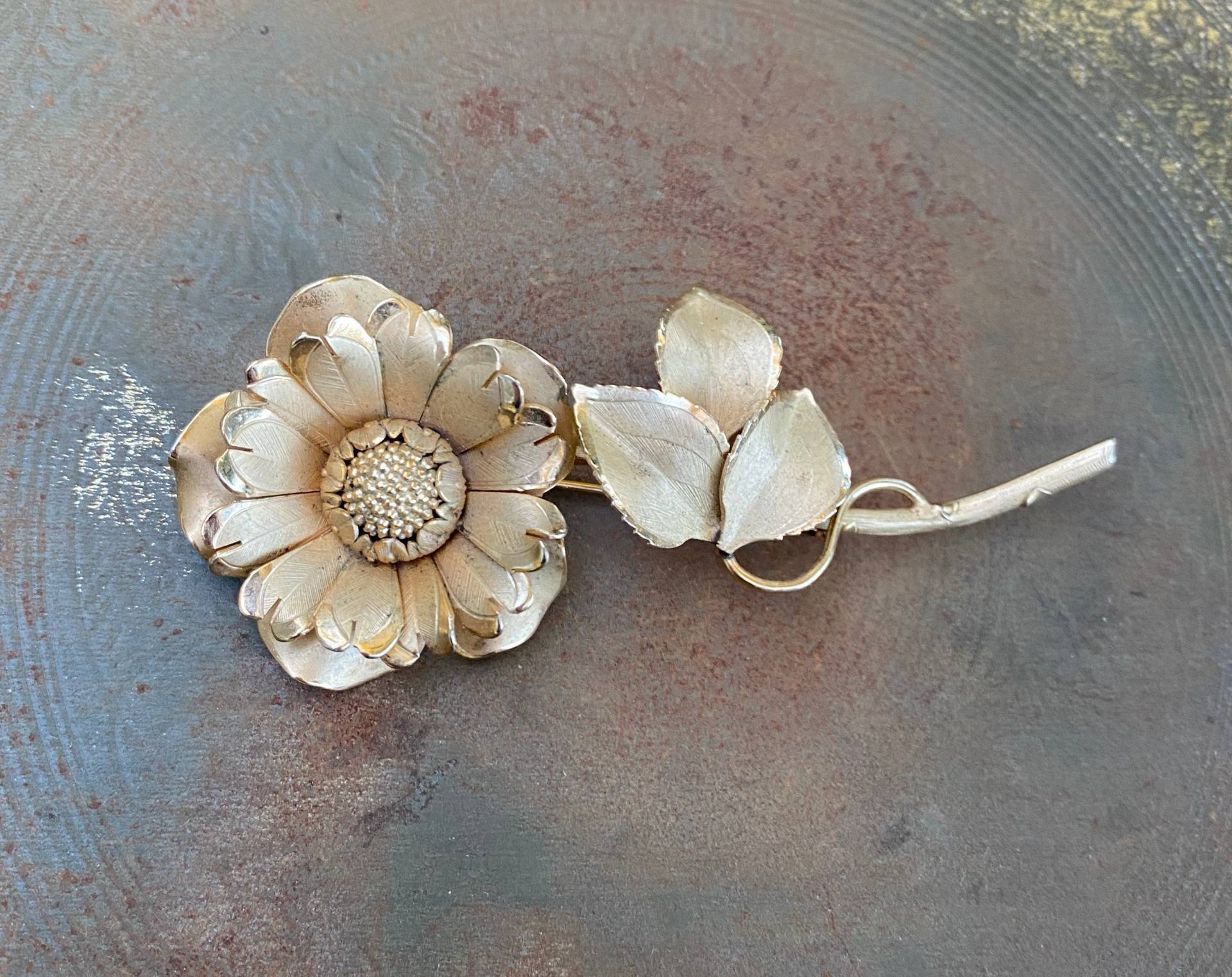 Seltene Primex Signiert Gold Ton Blume Florale Brosche Anstecknadel Seltene Primex Signiert Gold Ton Blume Florale Brosche Anstecknadel von VintageByLexCo