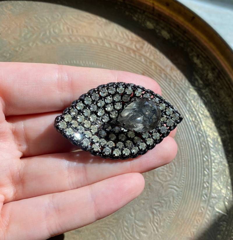 Wunderschöne Vintage Made in Austria Signierte Strass Brosche Anstecknadel von VintageByLexCo