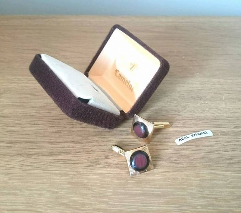 Vintage Manschettenknöpfe Gold Ton Bernstein Echte Emaille 1970 Boxed Herren Schmuck Kostüm Retro von VintageByThomas