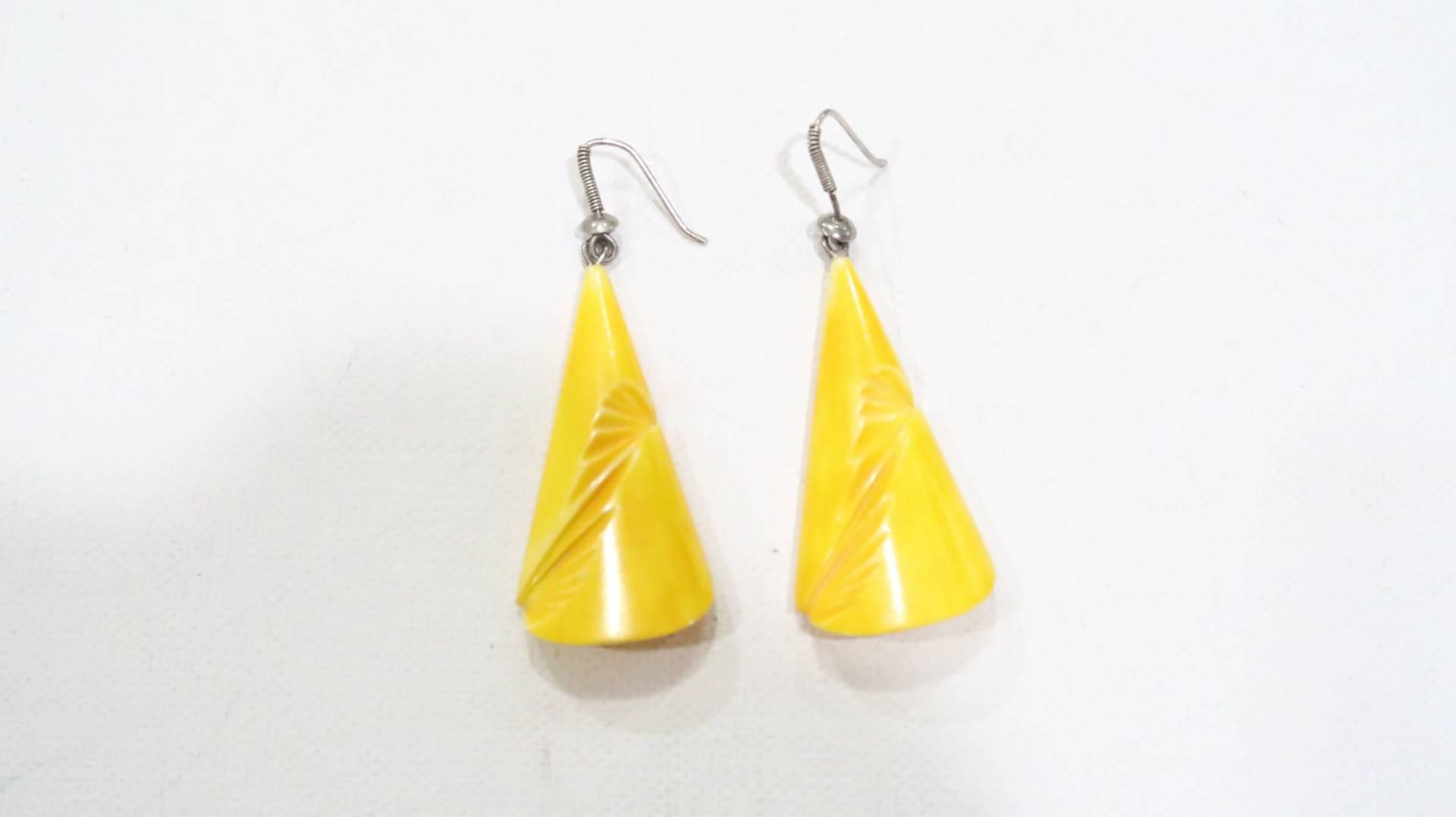 Jahrgang Gelb Geschnitzter Ohrstecker Sehr Einzigartige von VintageByTrader