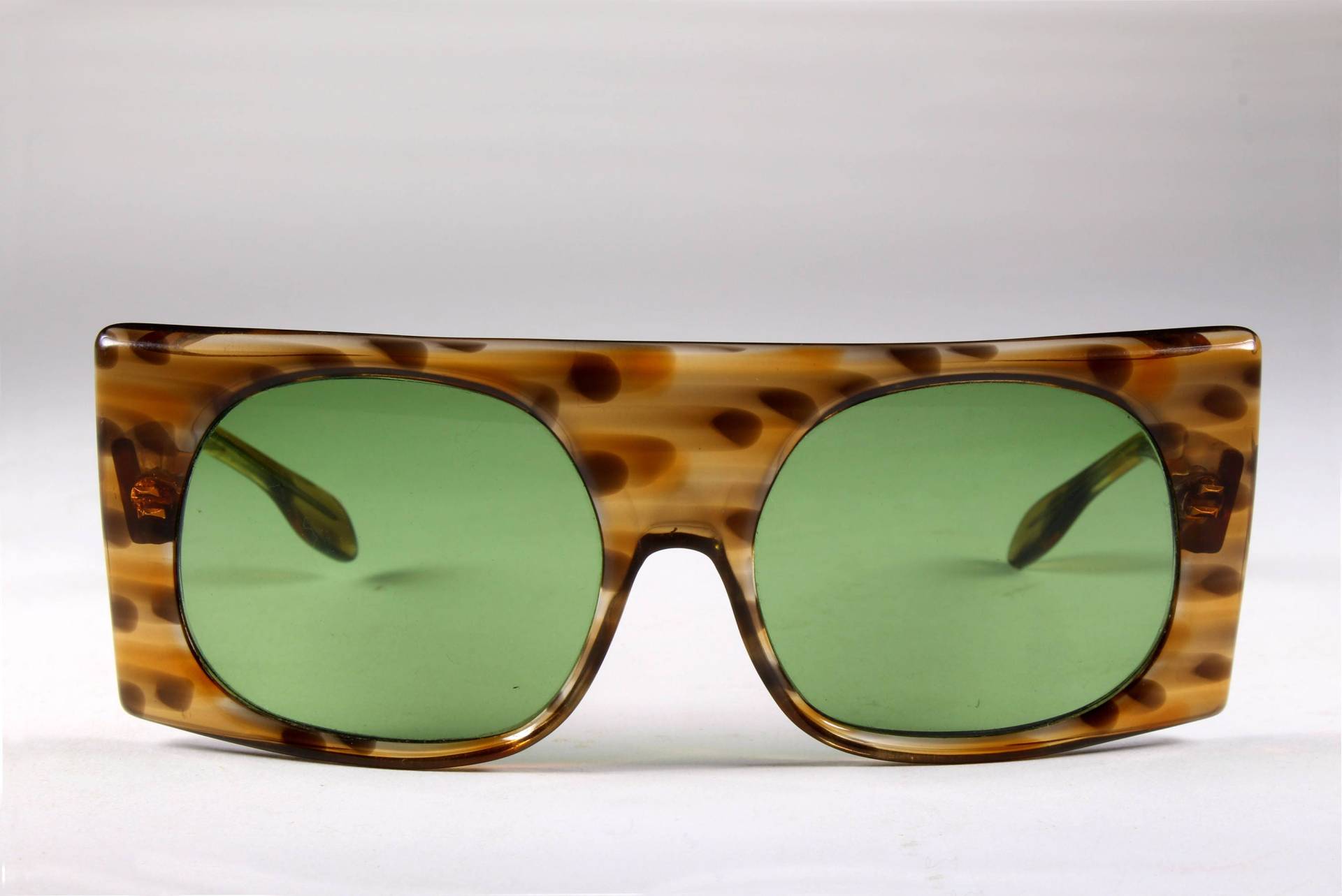 Vintage 70Er Jahre Handgefertigte Xl Sonnenbrille Graceshell von VintageCarwen