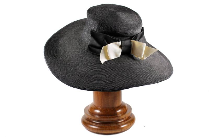 Vintage Hut Mit Breiter Krempe Aus Schwarzem Raffia von VintageCarwen