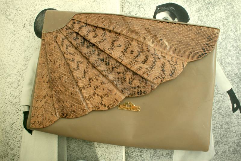 Vintage Rubini Taupe Schlangenleder Clutch Geldbörse Handtasche von VintageCarwen