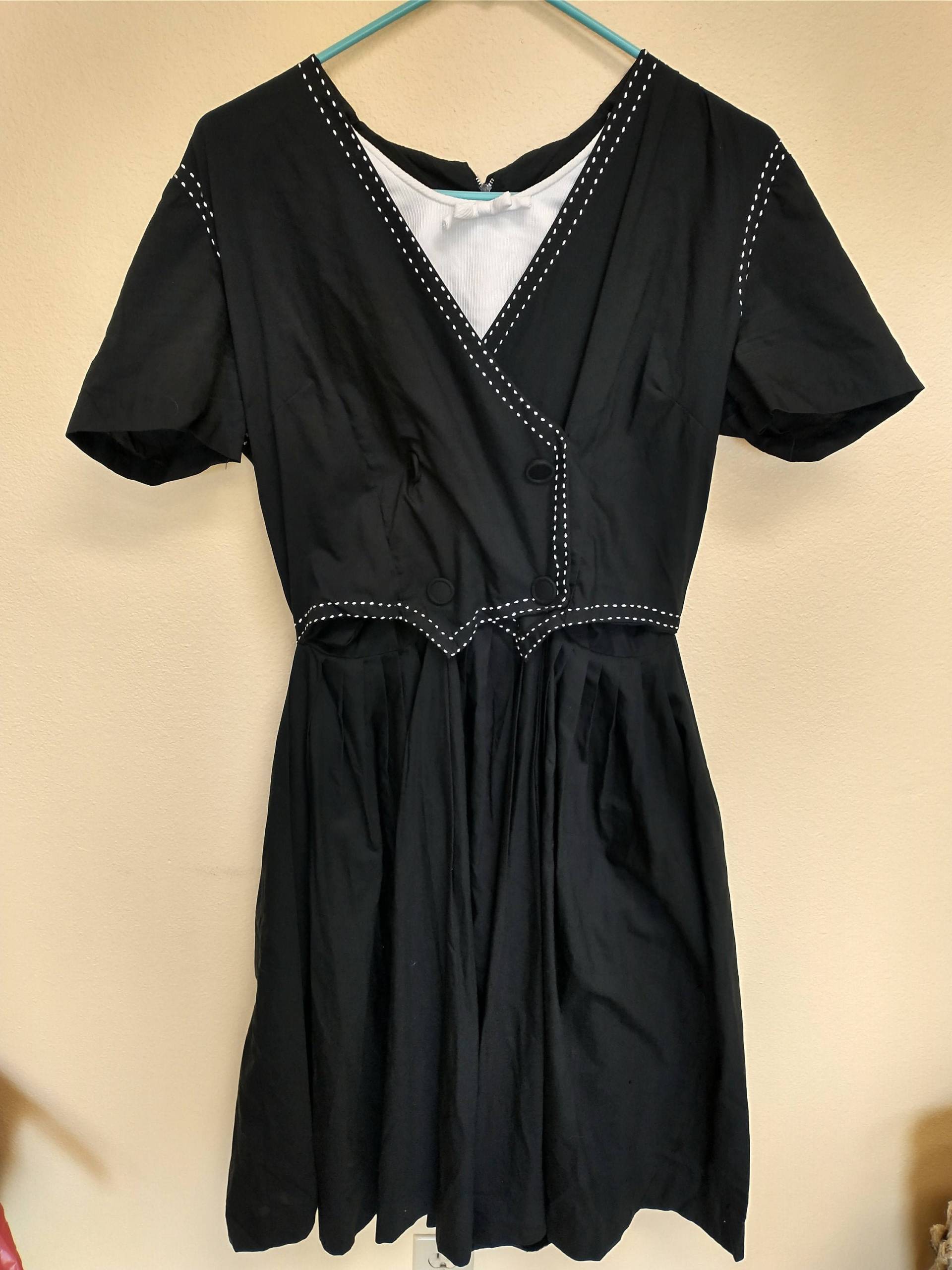 1940Er Oder 1950Er Jahre Rockabilly Vintage Fit & Flare Kleid, 100% Baumwolle, Schwarz Weiß, Frauen Klein, Top Stitch 1940Er Oder 1950Er Jahre Rockabilly Vintage Fit & Flare Kleid, 100% Baumwolle, Schwarz Weiß, Frauen Klein, Top Stitch von VintageClosetByBecca