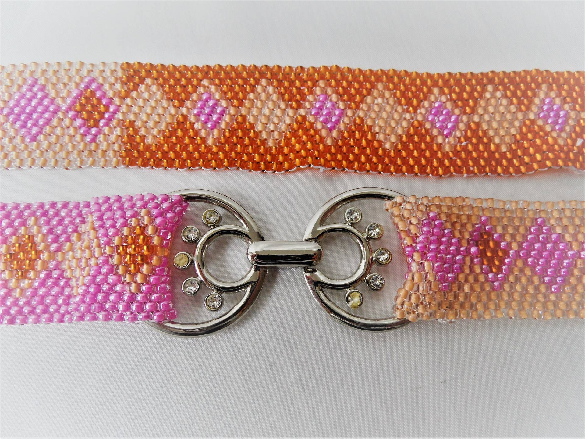 Vintage Perlengürtel Orange, Pink Und Holzperlen Mit Silberner Schnalle Vintage Perlengürtel Orange, Pink Und Holzperlen Mit Silberner Schnalle von VintageCommode