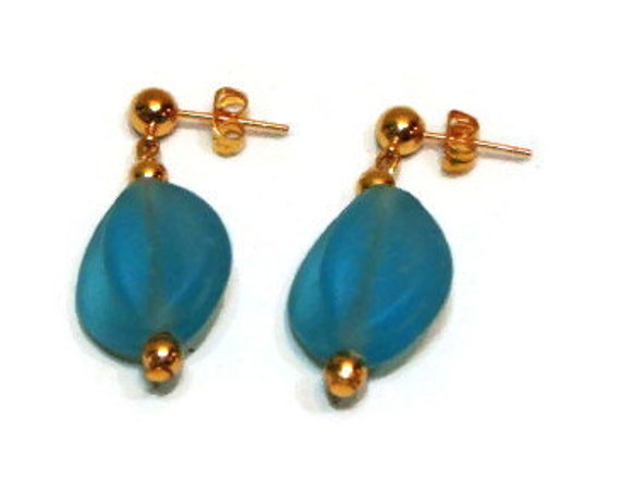 Ooak Blue Sea Glass Dangle Earrings Small Simple Drop Recycled Jewelry von VintageConnoisseur