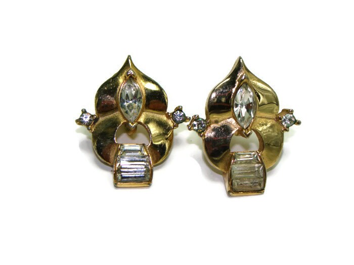 Vintage Gold Crest Screw Back Clip On Earrings Jewelry Vintage Gold Crest Screw Back Clip On Earrings Jewelry von VintageConnoisseur
