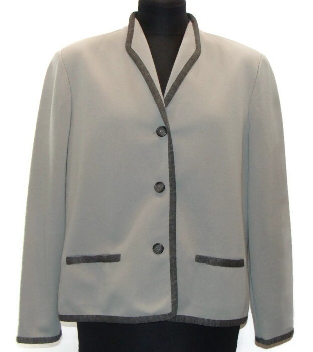 Vintage Light Gray Knit Cardigan Shawl Collar Ladies Sweaters Grey von VintageConnoisseur