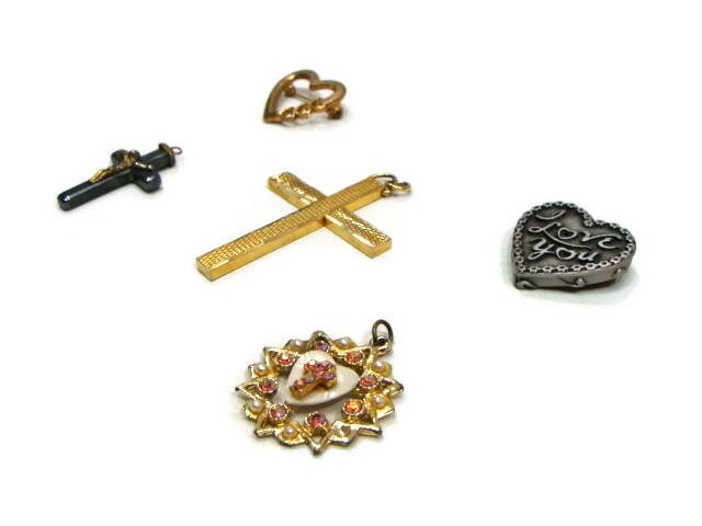 Vintage Necklace Pendants Pins & Brooches von VintageConnoisseur