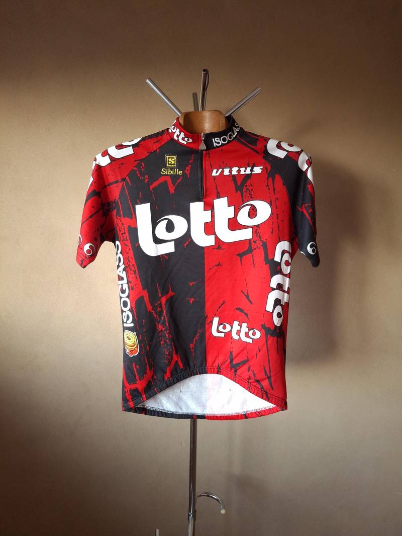 Vintage 1996 Lotto Radtrikot, Made in Italy, Rot & Schwarz, Größe Xl von VintageCycling