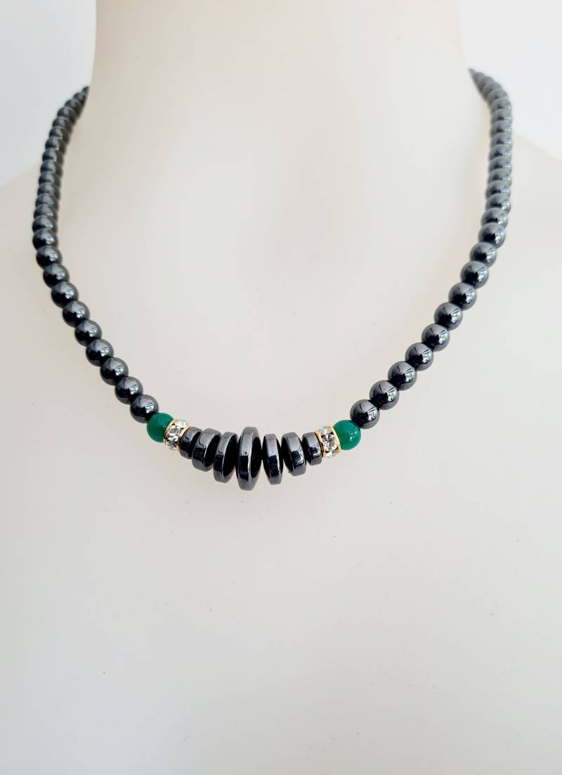 Hämatit Perlen 6mm Halskette Vintage Collier Grau Kristalle Ziersteine Grün Gold Selten Hämatit Perlen 6mm Halskette Vintage Collier Grau Kristalle Ziersteine Grün Gold Selten von VintageDealersHH