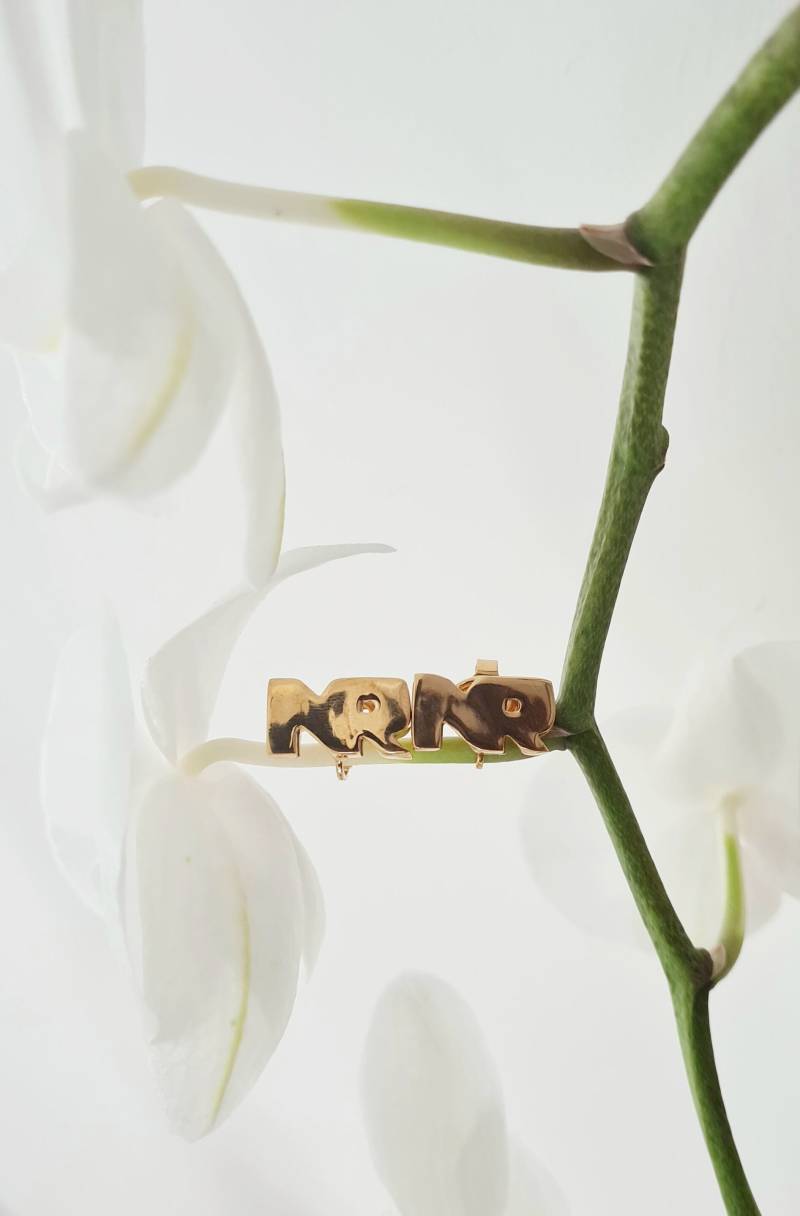 Nina Ricci Ohrclips Vintage Buchstaben Nina Ricci Ohrclips Vintage Buchstaben von VintageDealersHH