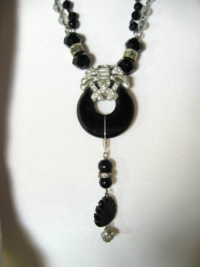 Art Deco Strasshalskette Schwarzes Glas & Onyx Art Deco Strasshalskette Schwarzes Glas & Onyx von VintageDelightsToo