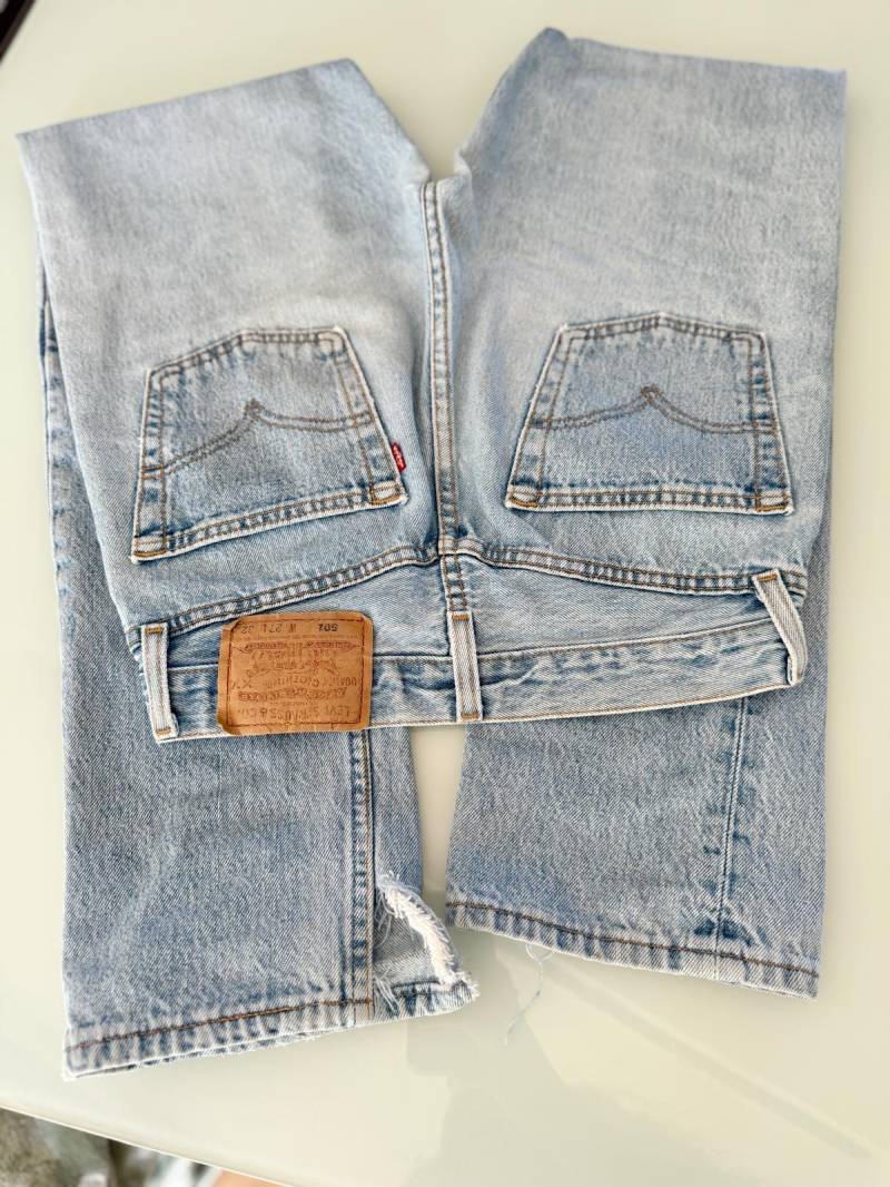 W26 L31 Levis 501 Vintage 25-26" Taille Hellblau 501S Made in Usa Für Damen 90Er Jahre W26 L31 Levis 501 Vintage 25-26" Taille Hellblau 501S Made in Usa Für Damen 90Er Jahre von VintageDenimEdit