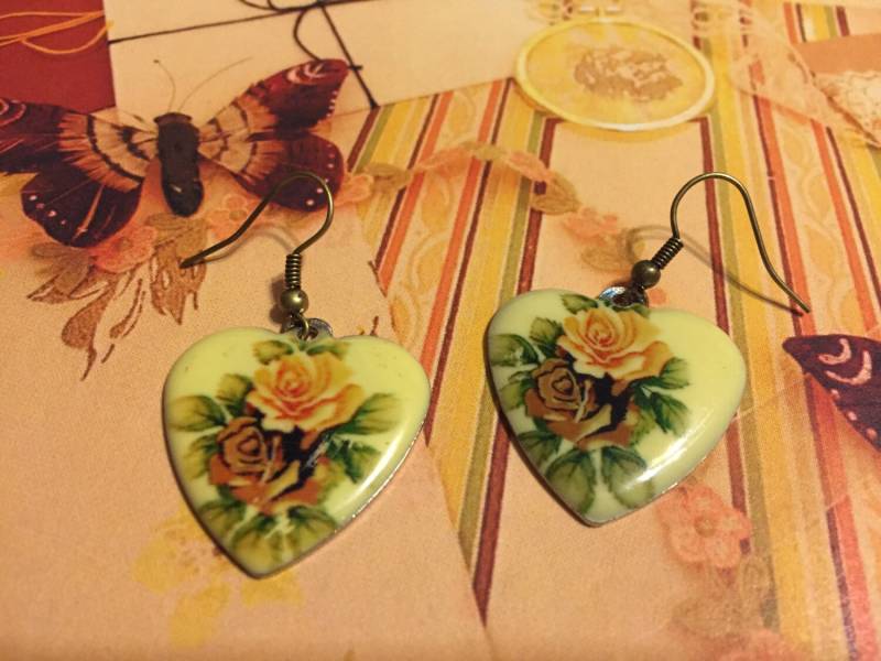 Gelbe Rose Herz Ohrringe Gelbe Rose Herz Ohrringe von VintageDesignsbyDee