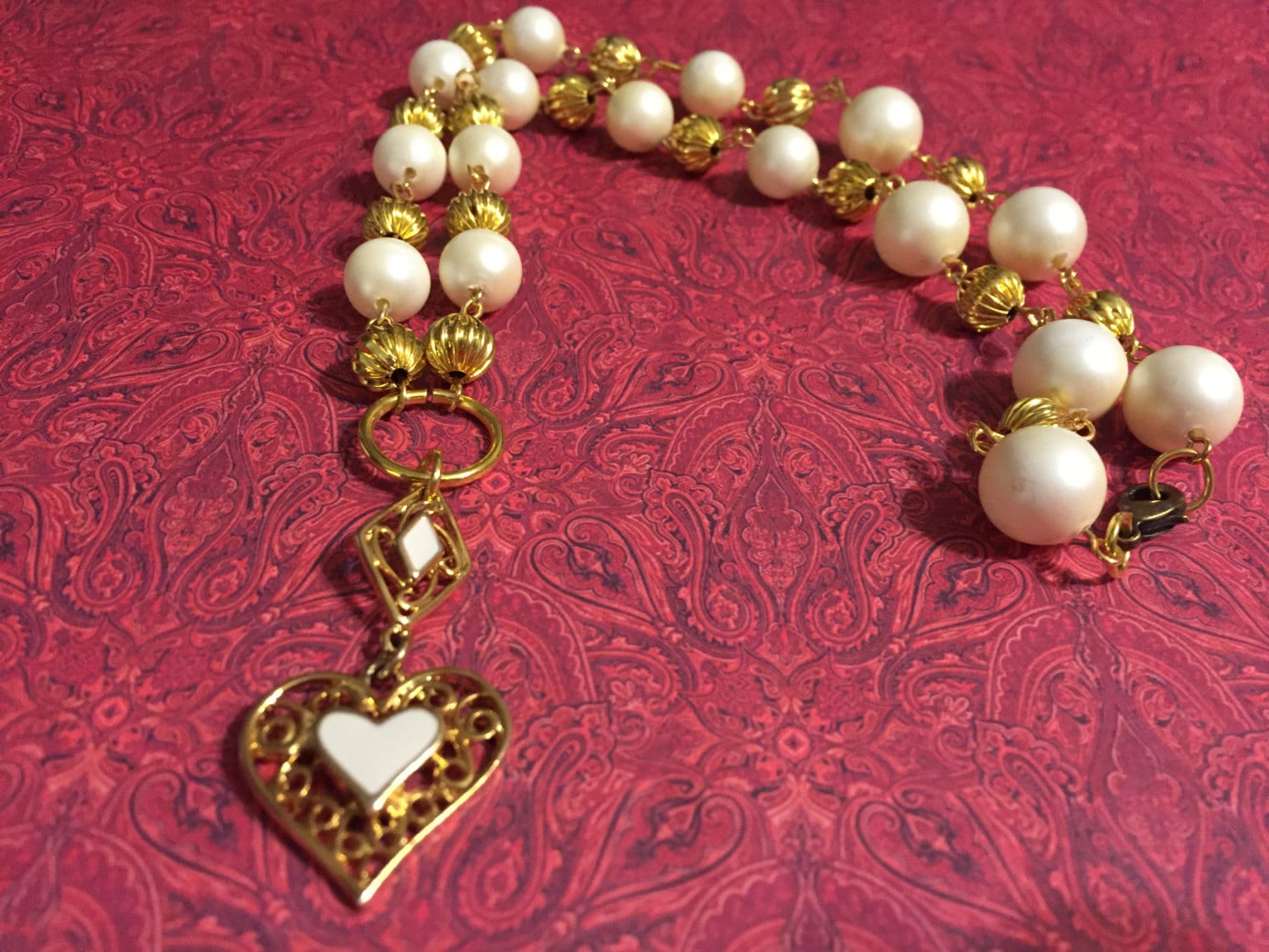 Perle Und Gold Filagree Herz Anhänger Perle Und Gold Filagree Herz Anhänger von VintageDesignsbyDee