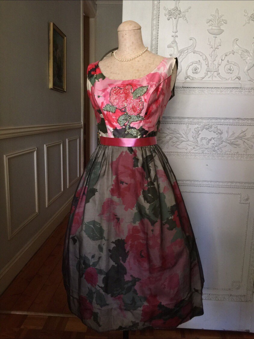 1950Er Jahre Kleid/50Er Rosen Vintage 60Er Rote Rose Pailletten Perlen Floral Ärmellose Cocktail Chiffon Prom Urlaub 1950Er Jahre Kleid/50Er Rosen Vintage 60Er Rote Rose Pailletten Perlen Floral Ärmellose Cocktail Chiffon Prom Urlaub von VintageDressUpStore