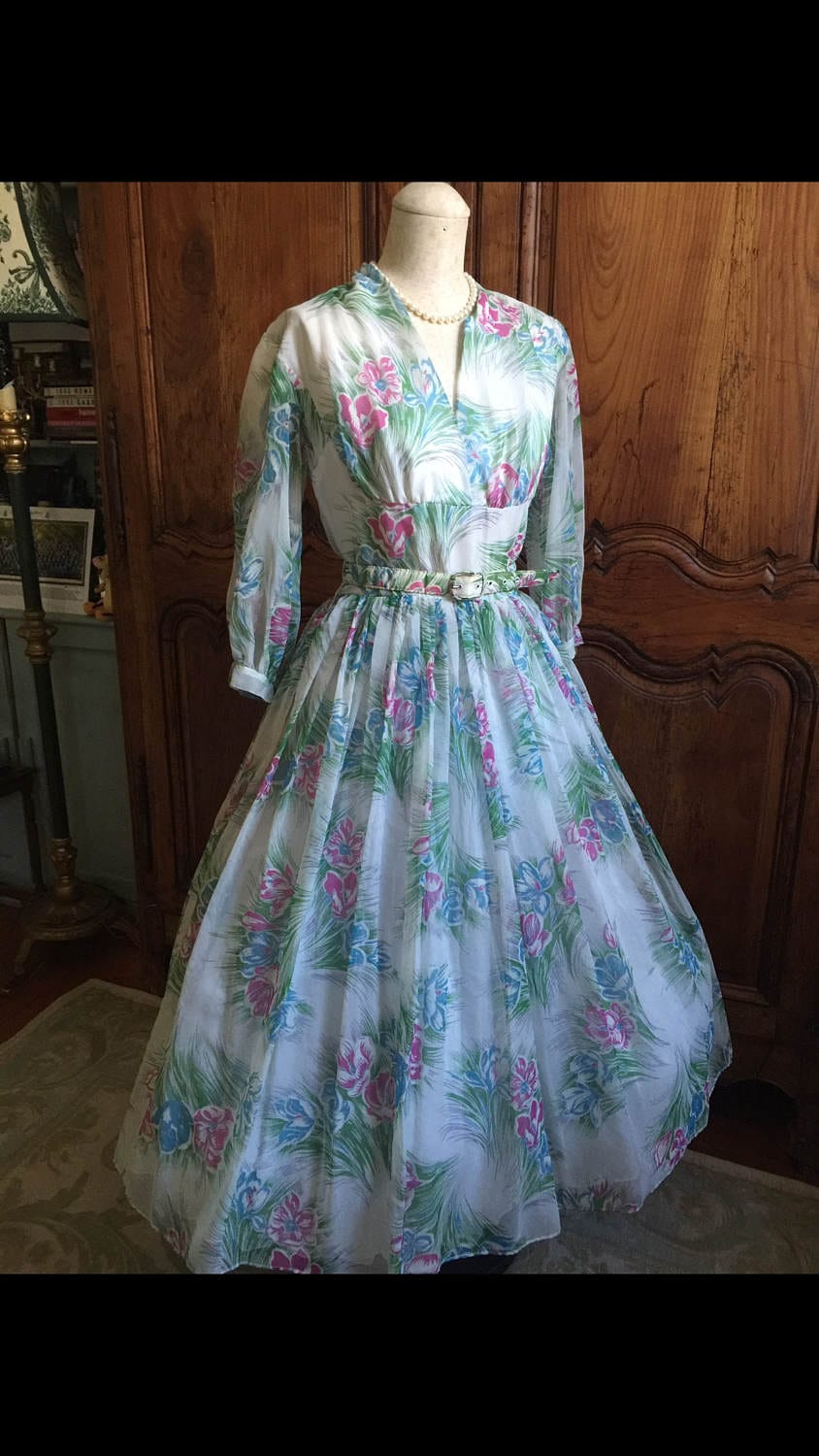 1950Er Jahre Vintage Schöne Langarm-Shirt-Kleid Floral Voller Rock 1950Er Jahre Vintage Schöne Langarm-Shirt-Kleid Floral Voller Rock von VintageDressUpStore