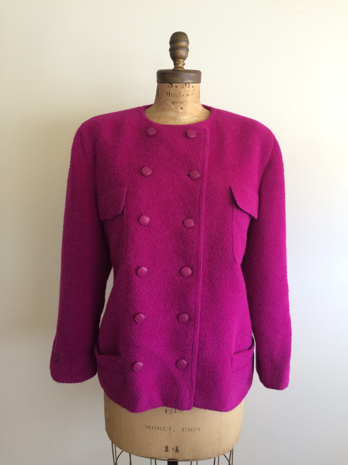 Jean Louis Scherrer Boutique 80Er Jahre Fuchsia Wollblazer. Hergestellt in Frankreich von VintageDrifter