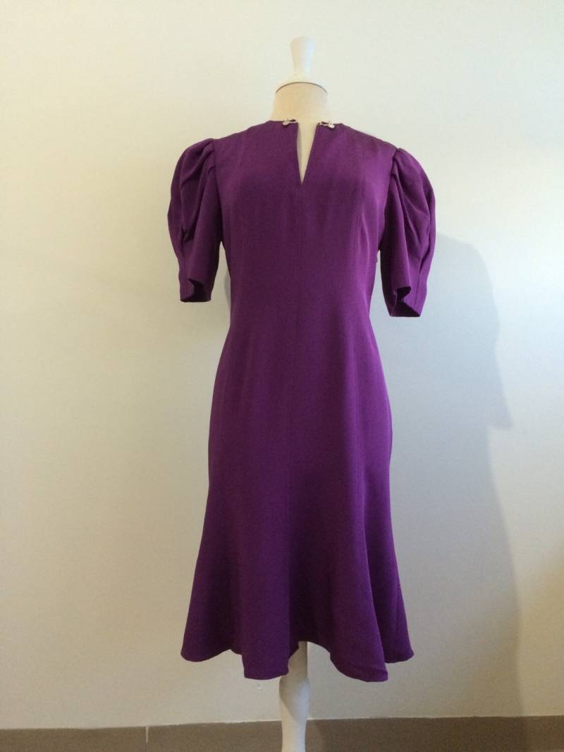 Vintage Tosca New York Lila Kleid Mit Strass Verschluss von VintageDrifter