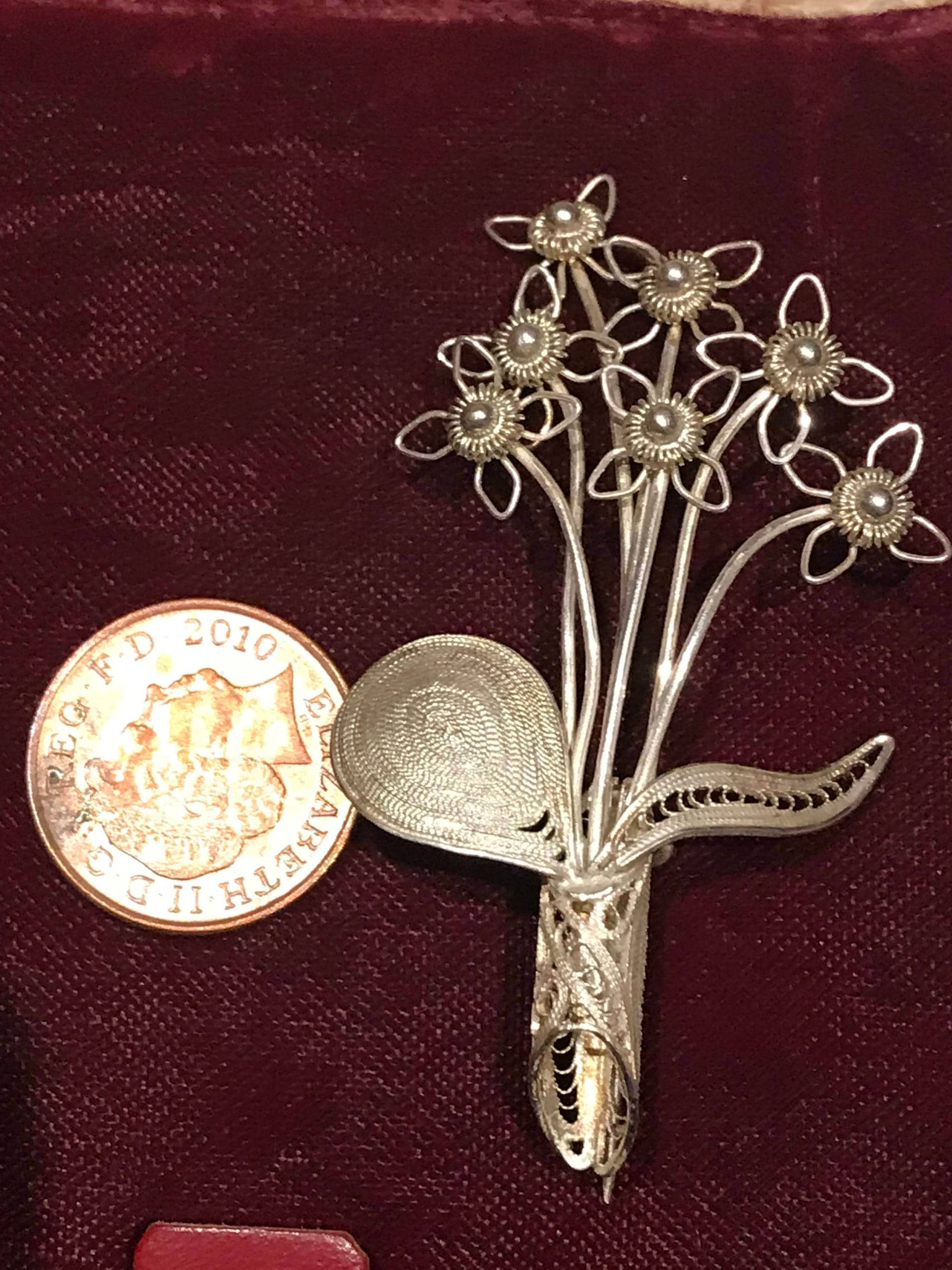 Vintage Feinsilber Filigrane Blumen Brosche von VintageEraJewellery