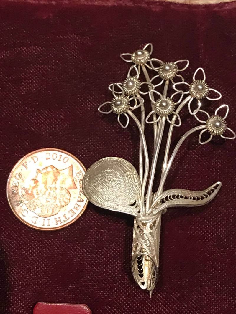 Vintage Feinsilber Filigrane Blumen Brosche Vintage Feinsilber Filigrane Blumen Brosche von VintageEraJewellery