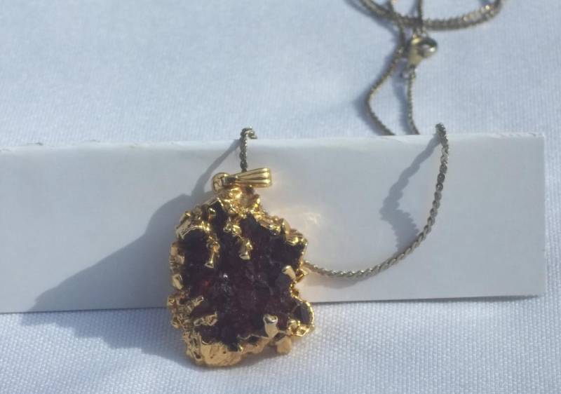 Jahrgang Estate Granat Druzy | Geode Pedndant Neckalce Jahrgang Estate Granat Druzy | Geode Pedndant Neckalce von VintageEstateGems
