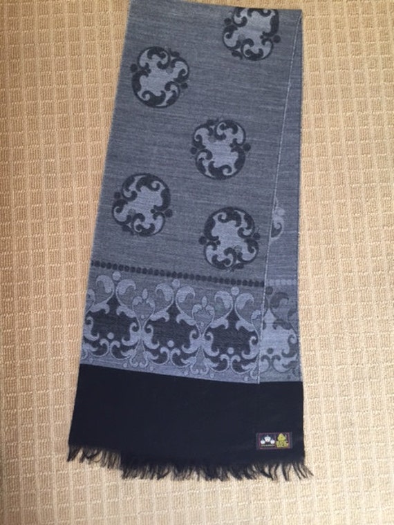Vintage Made in Germany Wolle Schal 1317 Vintage Made in Germany Wolle Schal 1317 von VintageEuroscarves