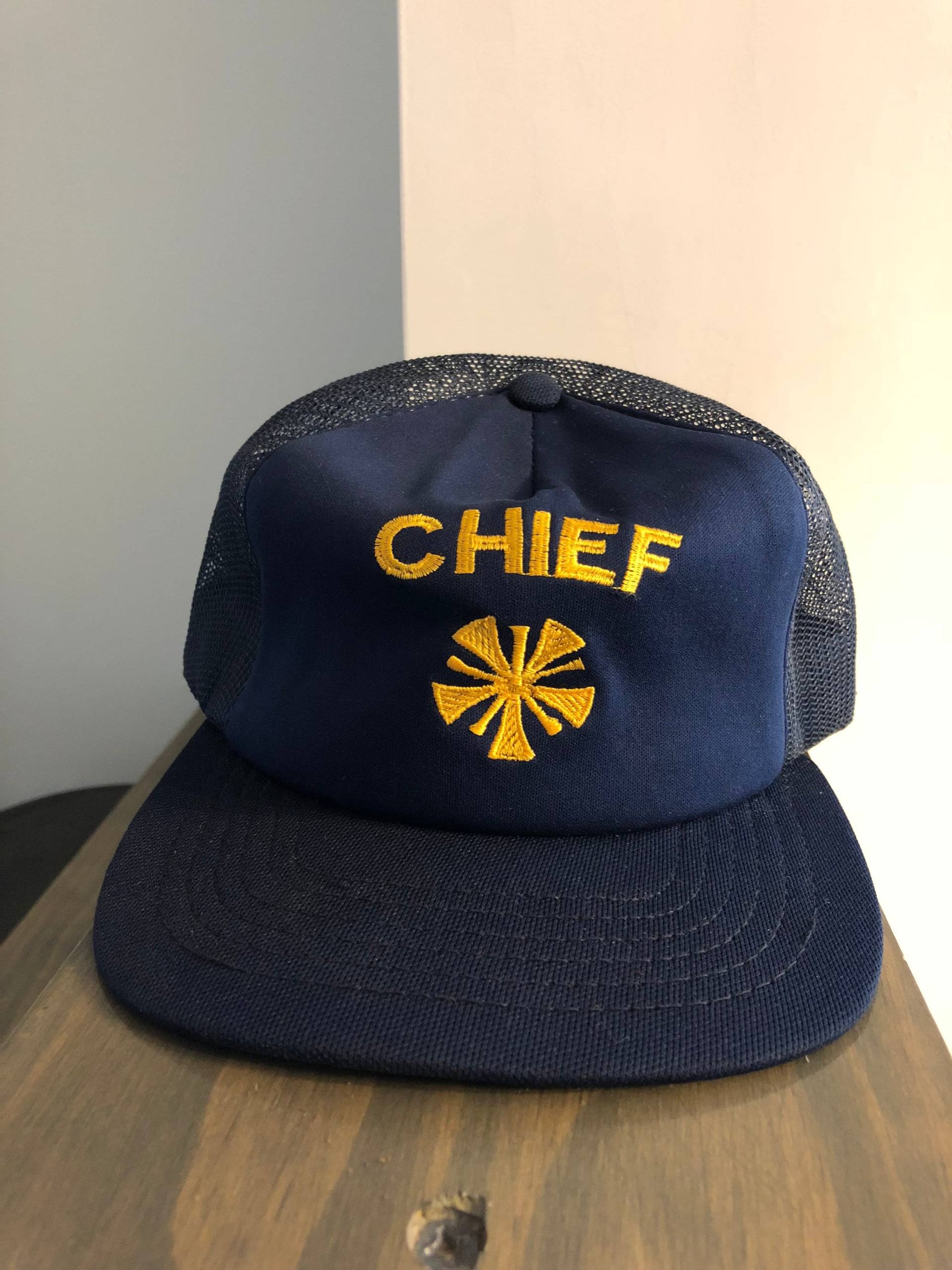 Jahrgang 90Er Jahre Snapback Trucker Chief Hat von VintageFindsMichael