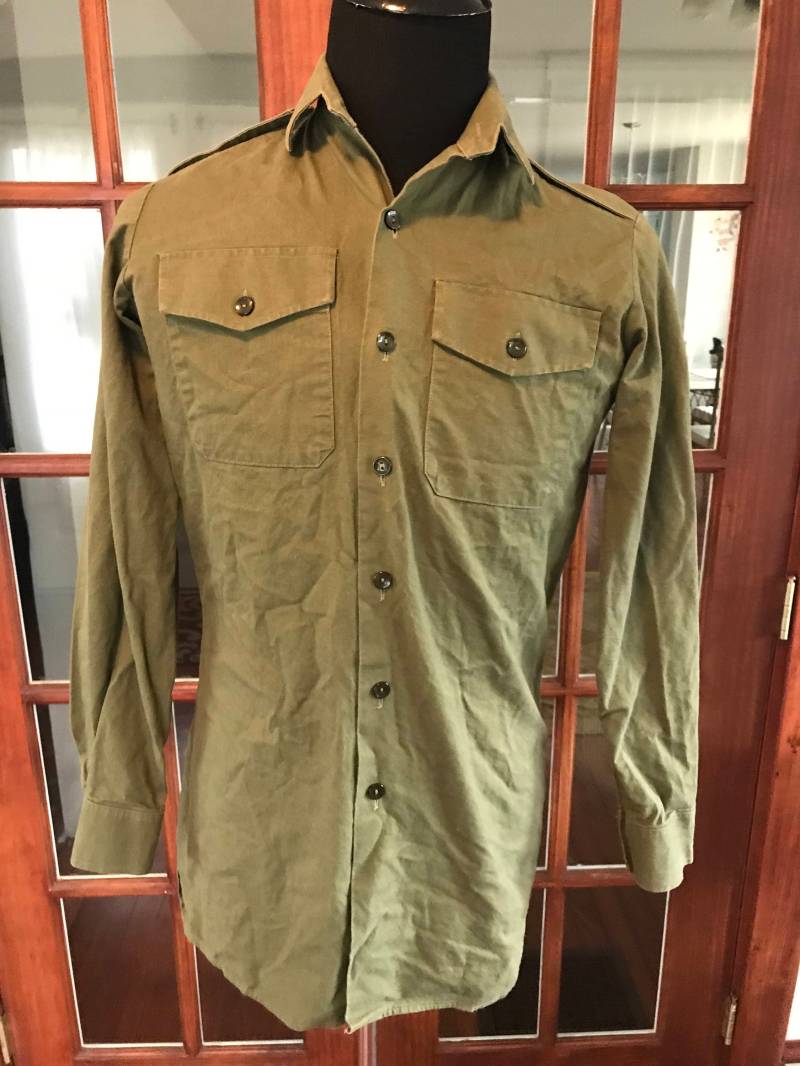 Vintage 1990Er Militär Langarmshirt Vintage 1990Er Militär Langarmshirt von VintageFindsMichael