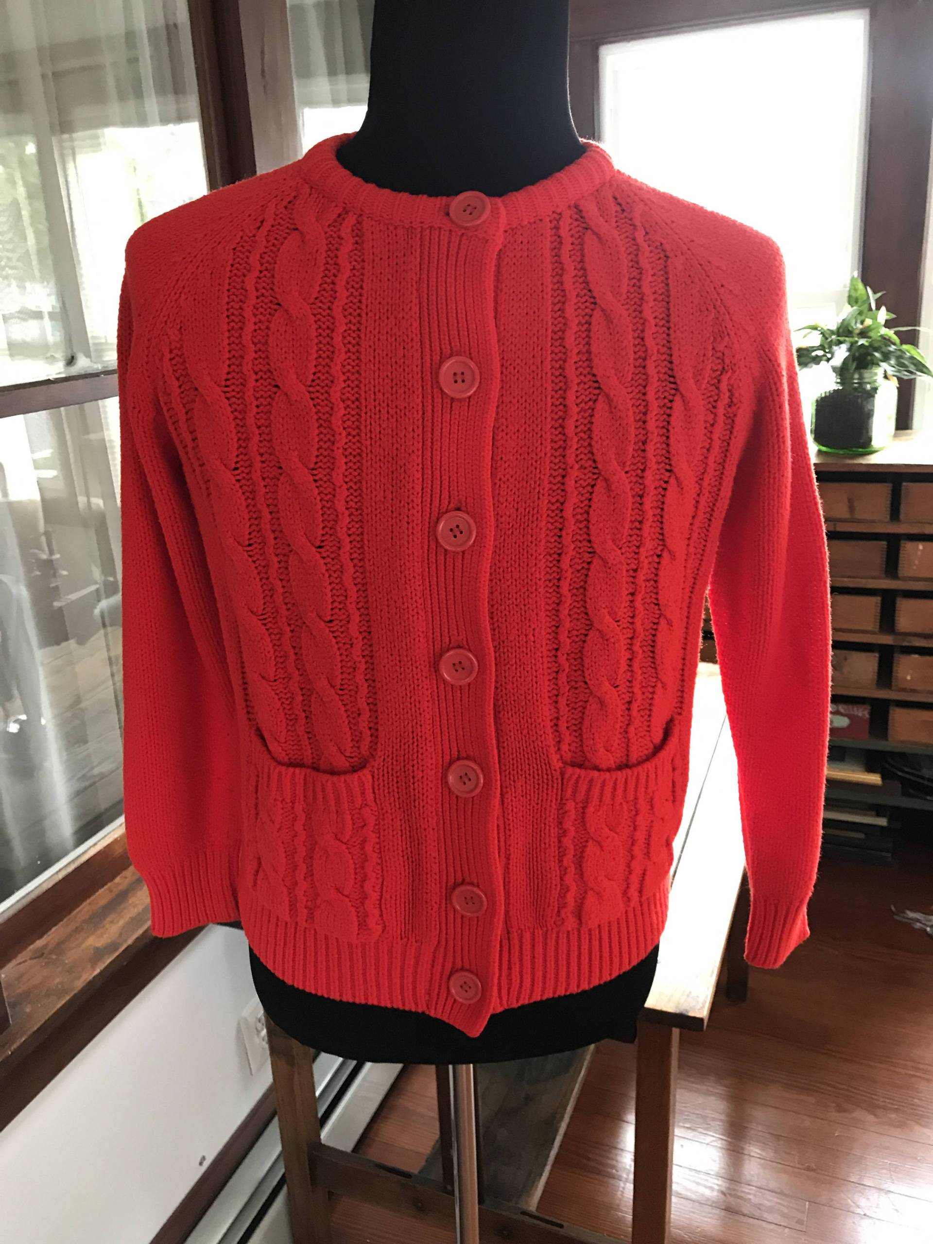 Vintage-Taste Hand Gestaltete Pullover von VintageFindsMichael