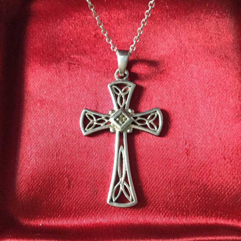 Art Deco Halskette Mit Natürlichem Diamantkreuz Aus Sterlingsilber - Erhabener Vintage-Schmuck Schöne Qualität Echter Diamant Frankreich Art Deco Halskette Mit Natürlichem Diamantkreuz Aus Sterlingsilber - Erhabener Vintage-Schmuck Schöne Qualität Echter Diamant Frankreich von VintageFrenchJewel