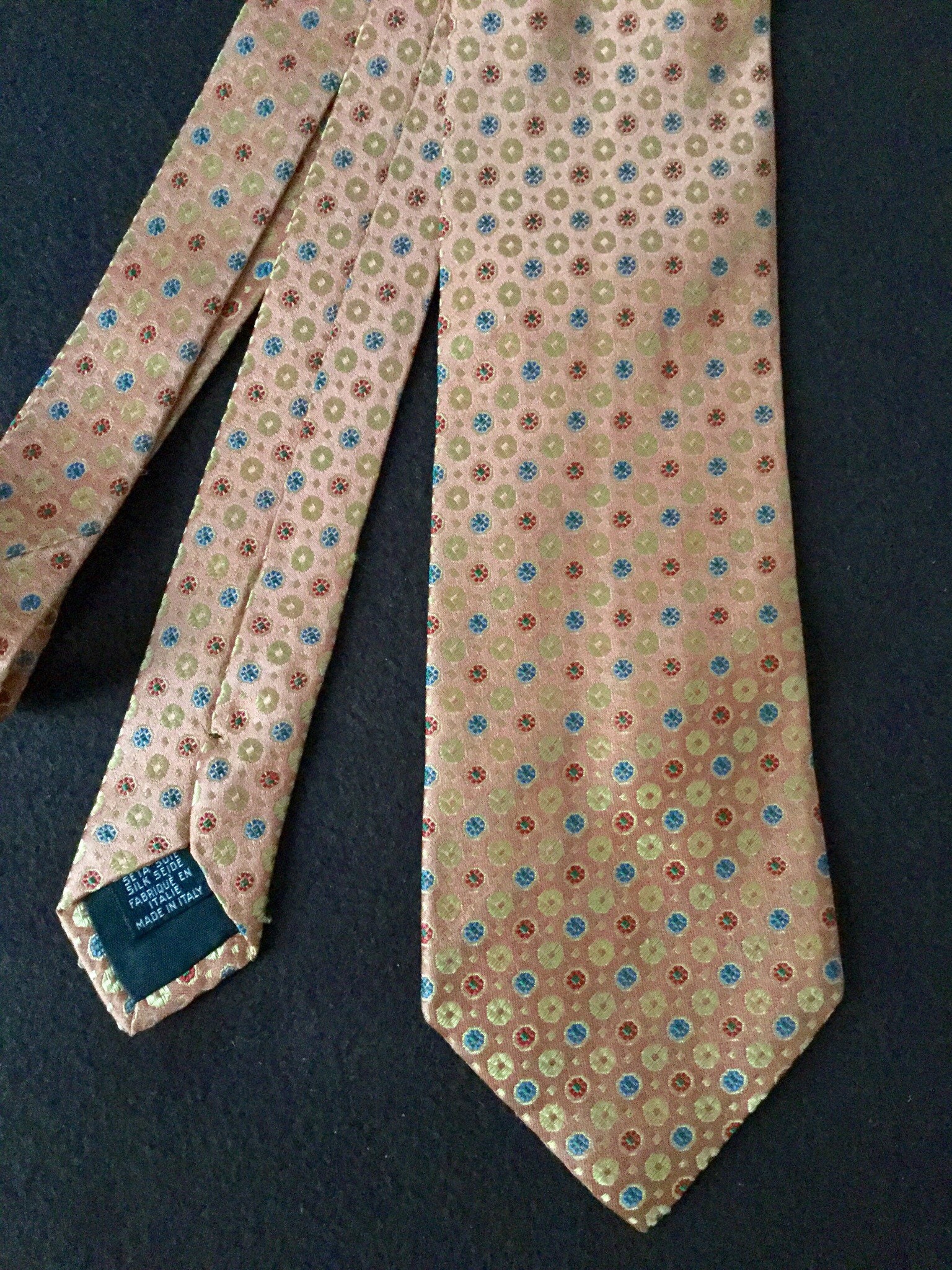 Boss Hugo Vintage-Krawatte Aus Echter Seide - Luxus-Accessoire Haute Couture Komplett Signiert Von Hugo Boss Ausgezeichneter Zustand Frankreich von VintageFrenchJewel