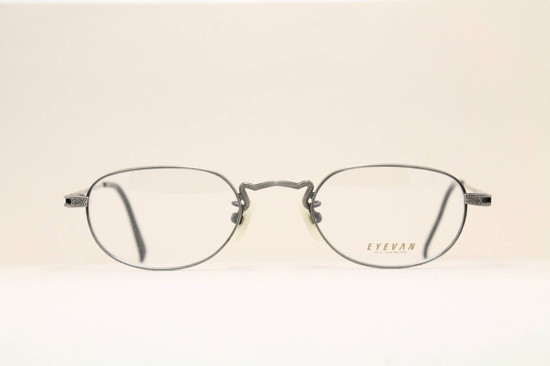 Antik Silber Eyevan E-92 P Seltenes Unikat True Vintage Brillengestell Brille Lunettes Gafas Bril Glasögon E03 Antik Silber Eyevan E-92 P Seltenes Unikat True Vintage Brillengestell Brille Lunettes Gafas Bril Glasögon E03 von VintageGermanGlasses