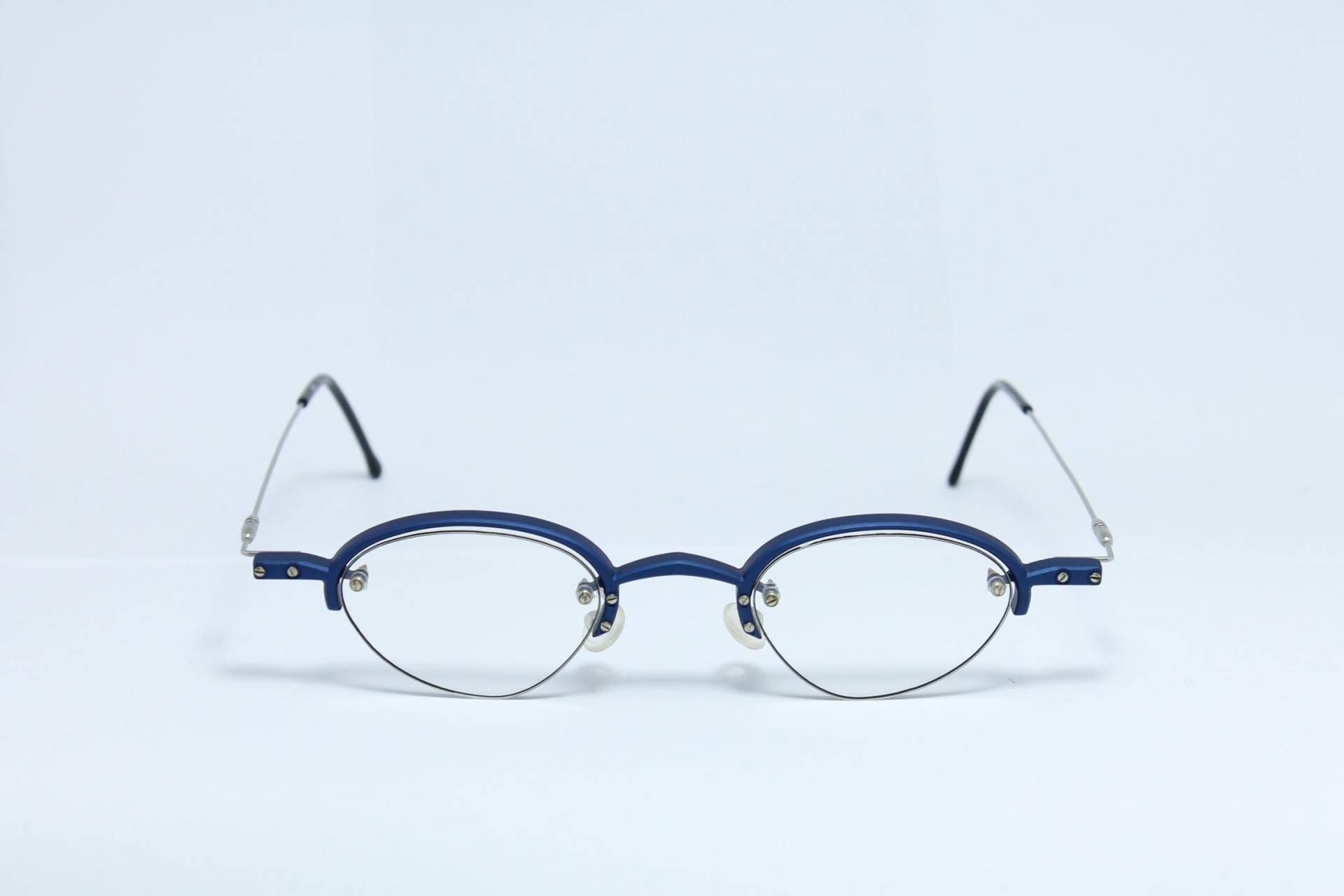 Mdg 5012 Kleine Linse Handmade in Germany Unikat Selten True Vintage Brillengestell Brille Lunettes Occhiali Gafas Bril Glasögon E105 Mdg 5012 Kleine Linse Handmade in Germany Unikat Selten True Vintage Brillengestell Brille Lunettes Occhiali Gafas Bril Glasögon E105 von VintageGermanGlasses