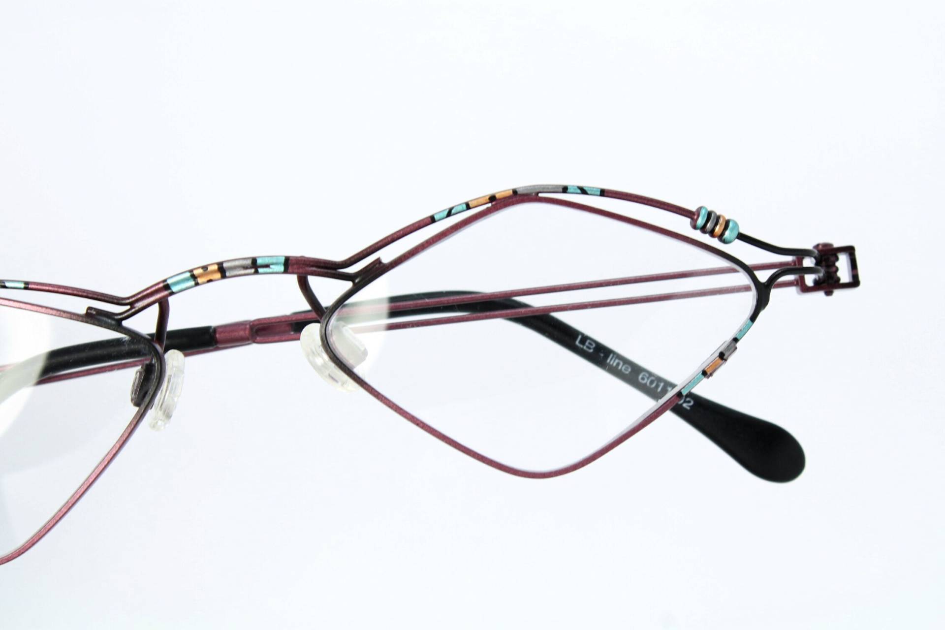 Rhombus Kleine Linse Pound-Line 6011-02 Multicolor Selten Unikat True Vintage Brillen Lunettes Occhiali Bril Glasögon Gafas E06 Rhombus Kleine Linse Pound-Line 6011-02 Multicolor Selten Unikat True Vintage Brillen Lunettes Occhiali Bril Glasögon Gafas E06 von VintageGermanGlasses