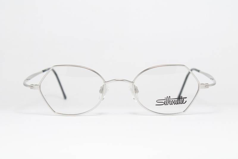 Silhouette 6327 V6050 Silber Seltenes Unikat Vintage Brillengestell Brille Lunettes Gafas Bril Glasögon E02 Silhouette 6327 V6050 Silber Seltenes Unikat Vintage Brillengestell Brille Lunettes Gafas Bril Glasögon E02 von VintageGermanGlasses