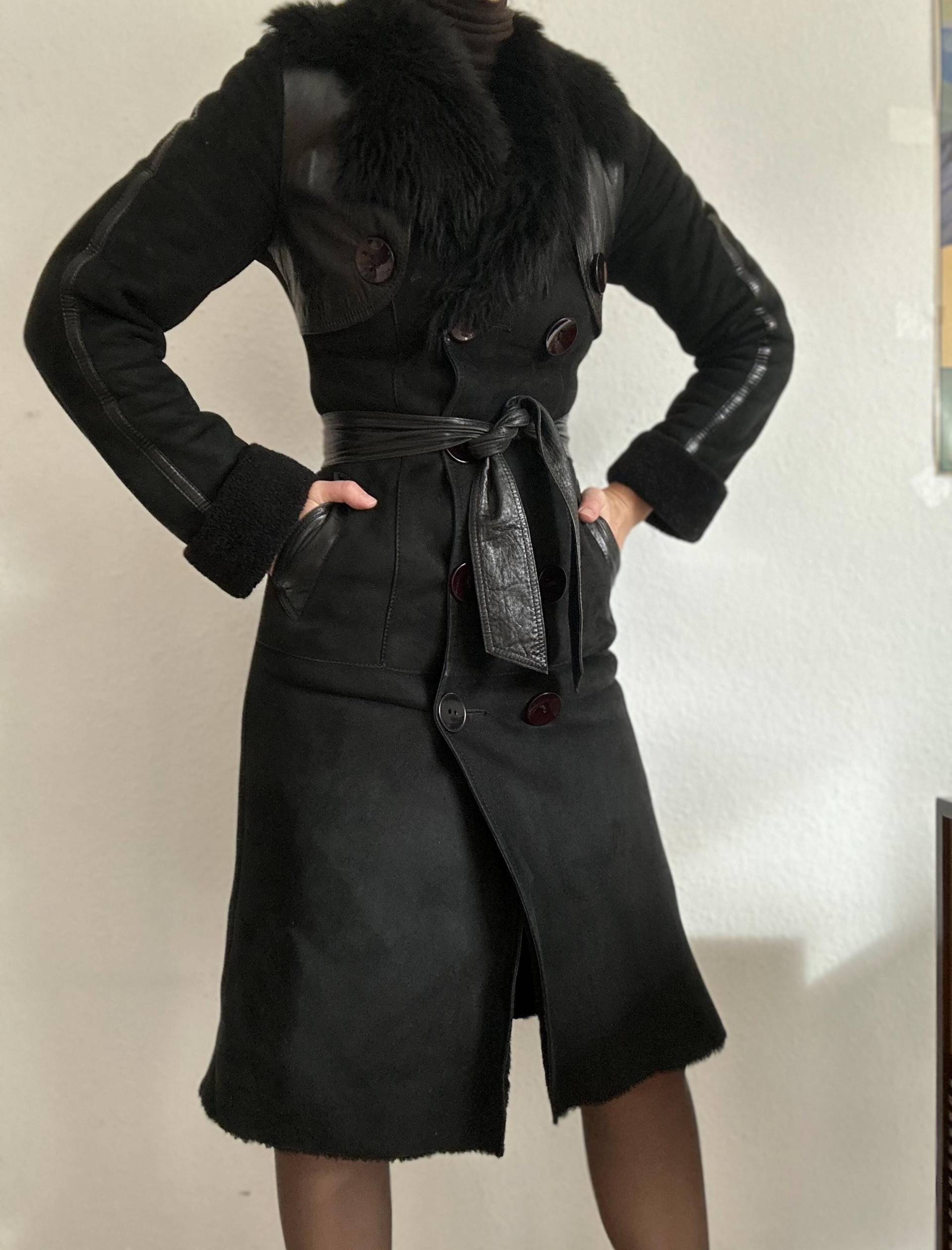 Vintage Schwarzer Lammfell Mantel Lange Xs Wildleder Schaffell Schwarz Ausgestattet Wintermantel Frauen Boho Elegante Warme Oberbekleidung Echtes von VintageGermanyStudio