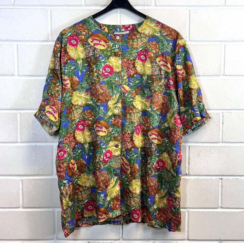 Vintage Bluse Women's Size M - L Viscose Blouse Ananas Print 80S 90S von VintageGoereBerlin