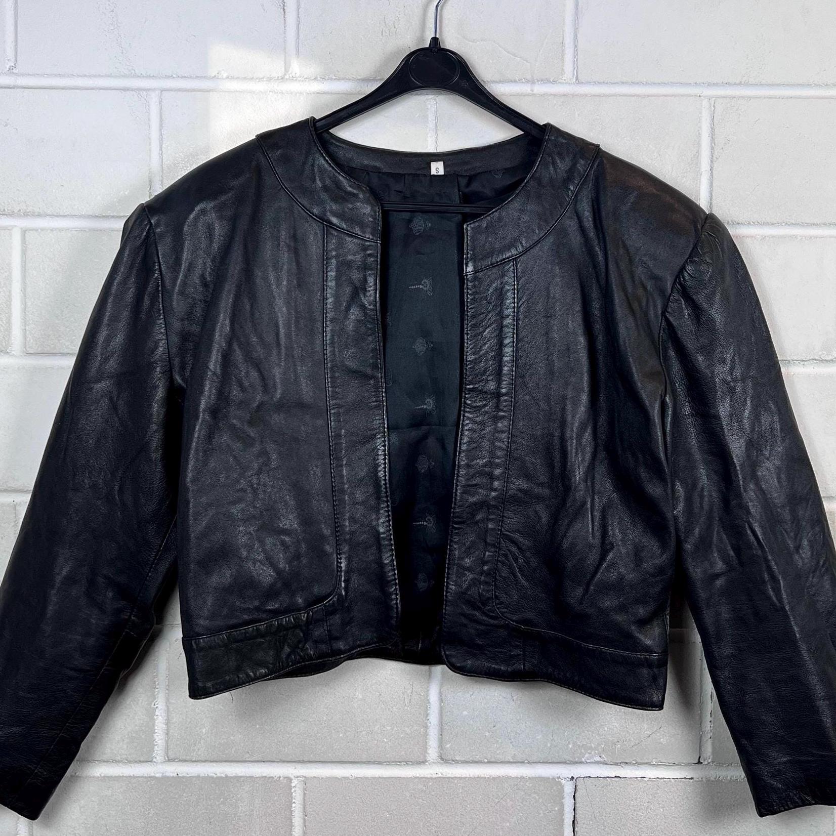 Vintage Leather Jacket Women's Size S - M Cropped Lederjacke Black 80S 90S von VintageGoereBerlin
