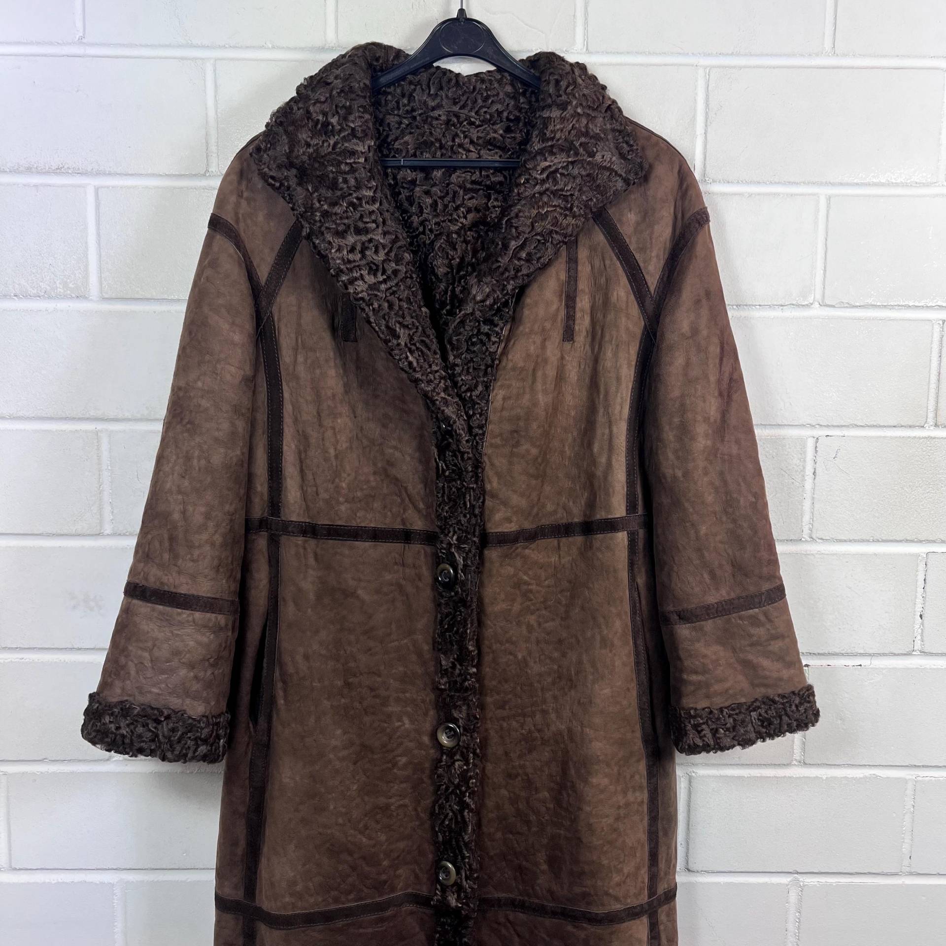 Vintage Reversible Persianer Lammfellmantel Women's Size L - Xl Wildleder Braun 80S 90S Vintage Reversible Persianer Lammfellmantel Women's Size L - Xl Wildleder Braun 80S 90S von VintageGoereBerlin
