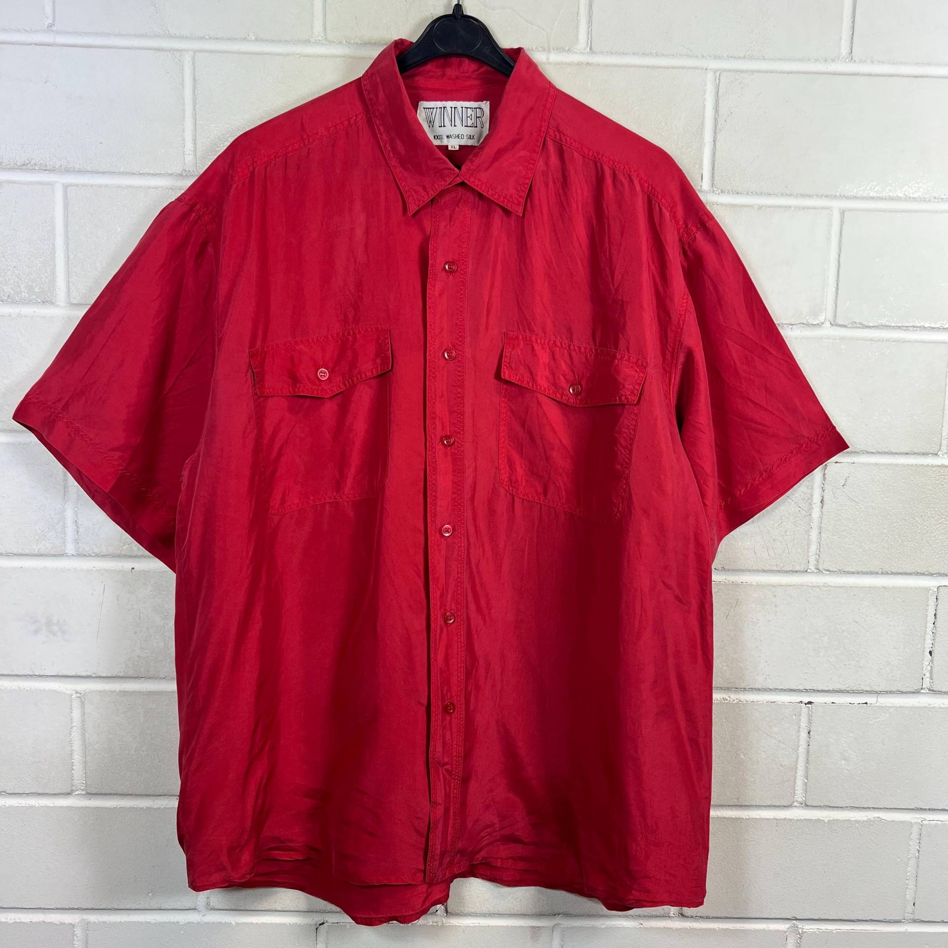 Vintage Silk Shirt Size Xl Seide Hemd Bluse Unisex Kurzarm Rot 80S 90S von VintageGoereBerlin
